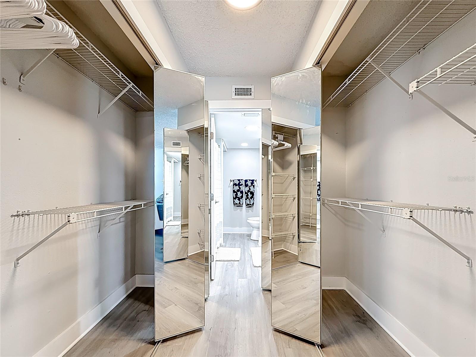 400 ISLAND WAY #1411 — photo 37