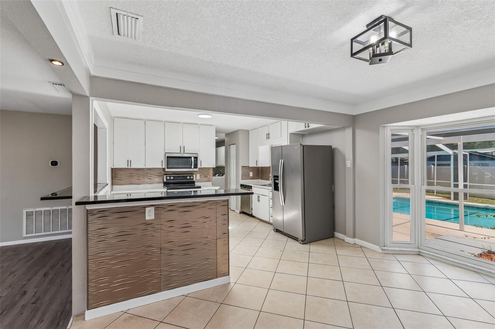 7111 GATEWAY CT — photo 16