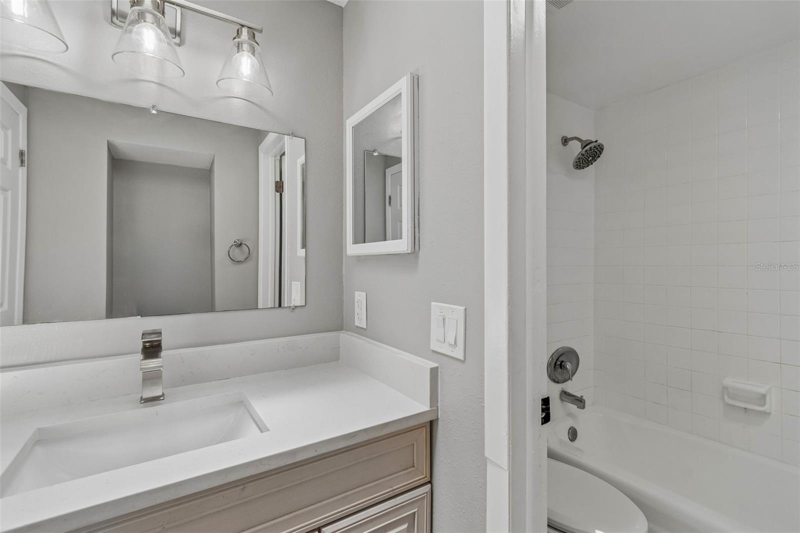 7111 GATEWAY CT — photo 47