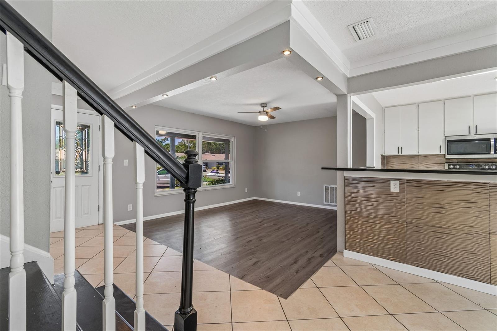 7111 GATEWAY CT — photo 33