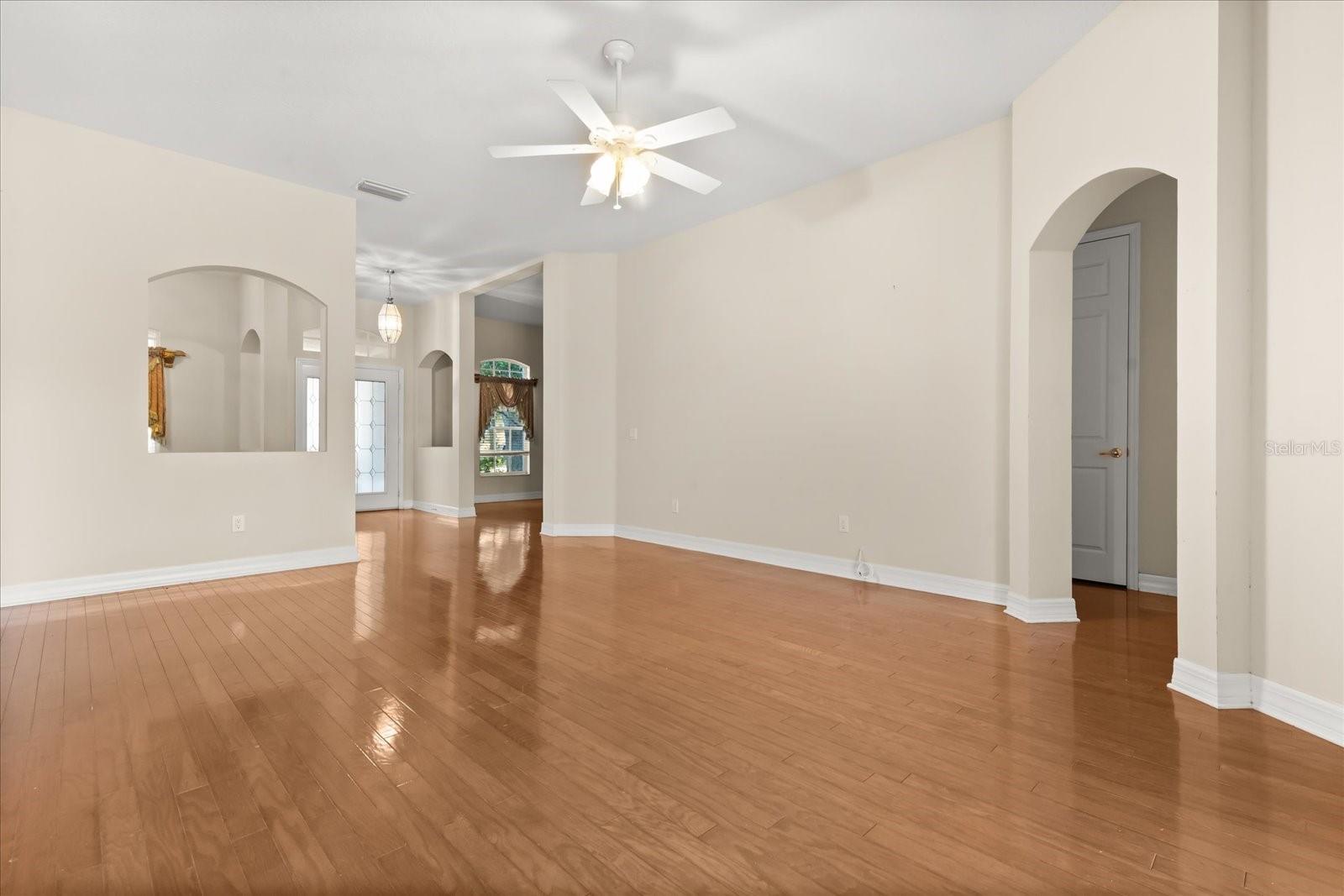 19027 DOVE CREEK DR — photo 4