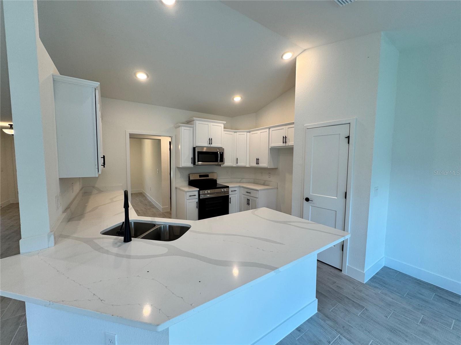 5759 CANTOR AVE — photo 5