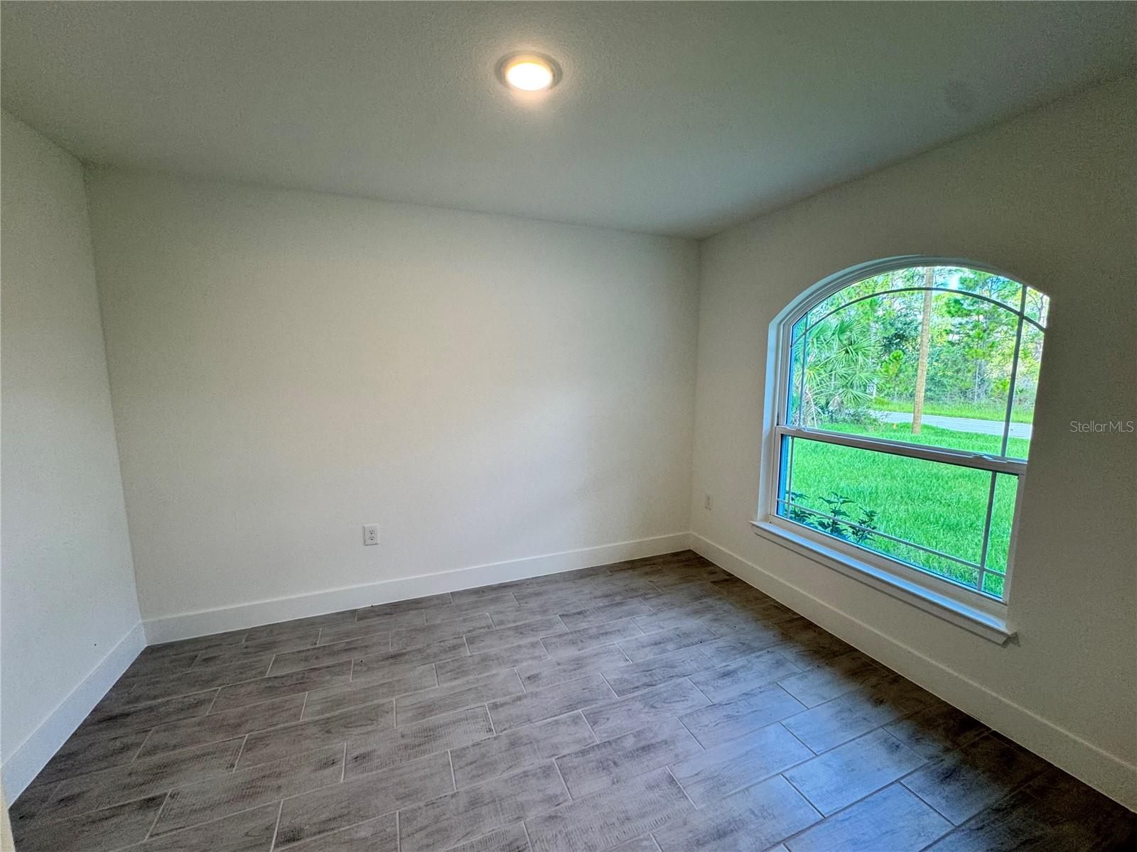 5759 CANTOR AVE — photo 2