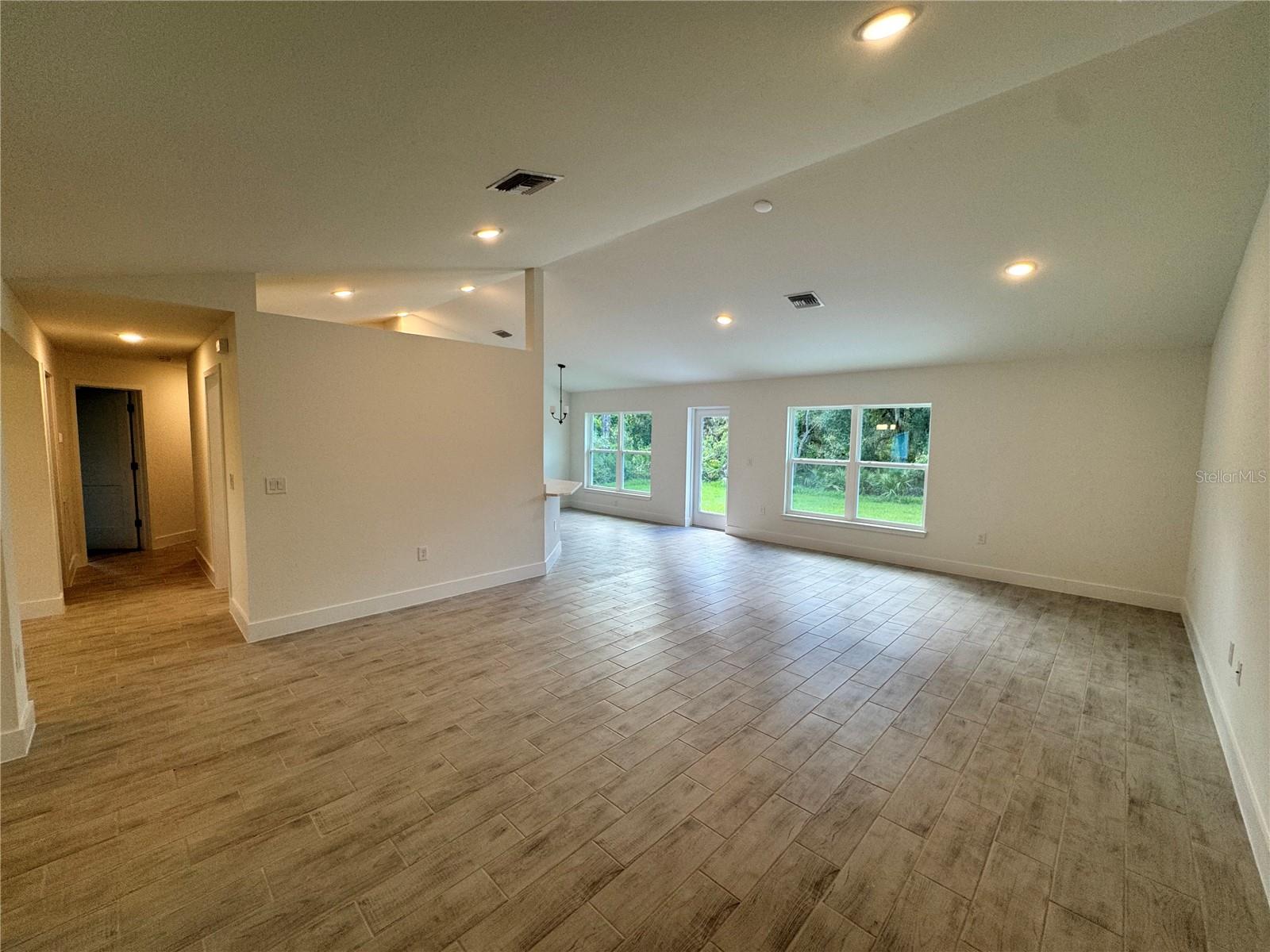 5759 CANTOR AVE — photo 4
