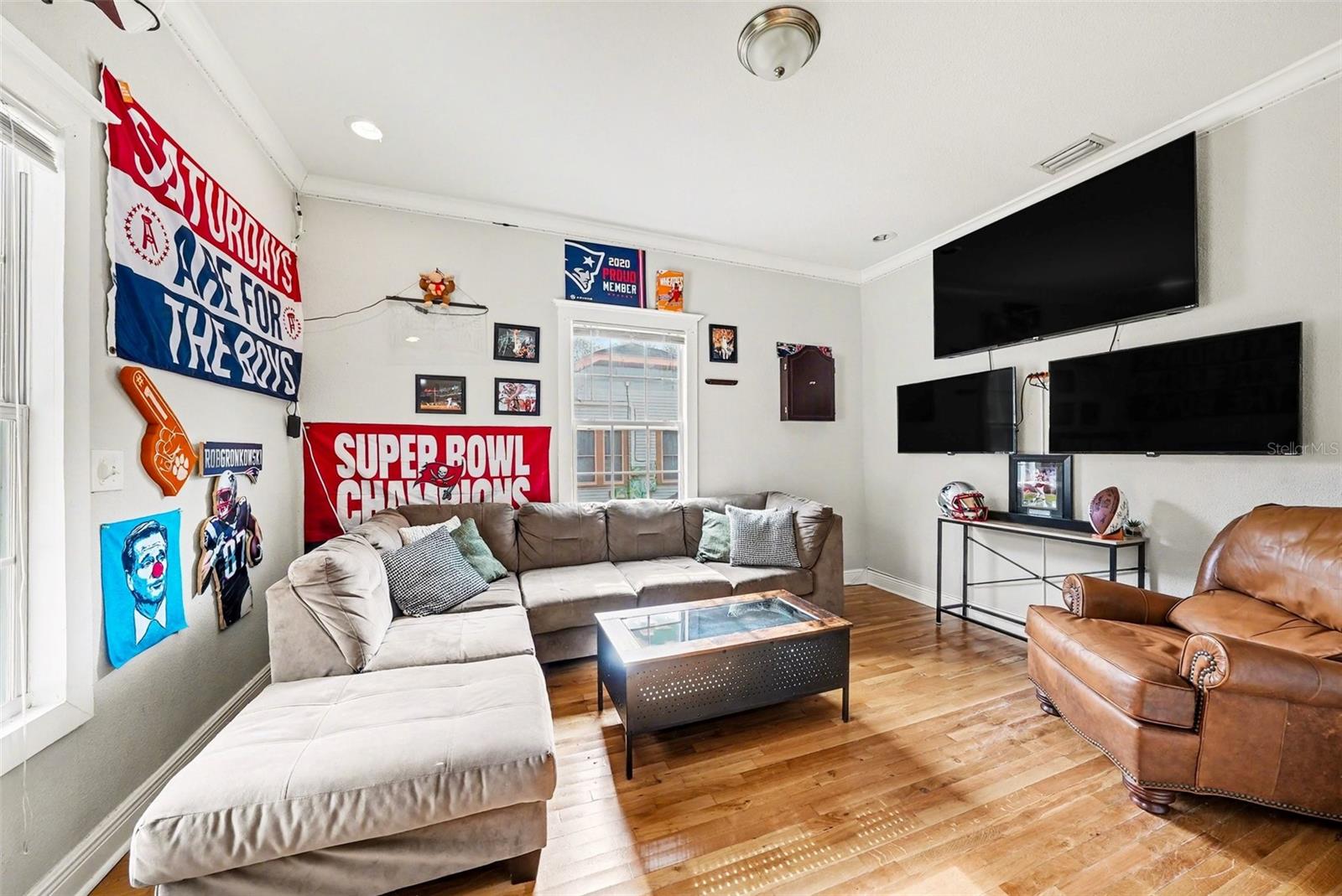 805 E CHELSEA ST — photo 18