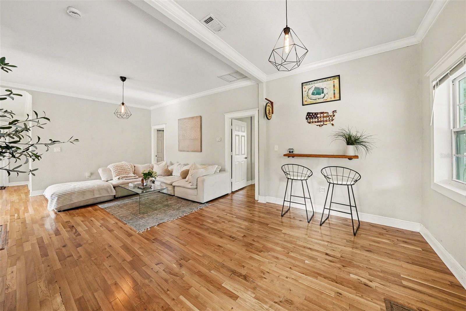805 E CHELSEA ST — photo 11
