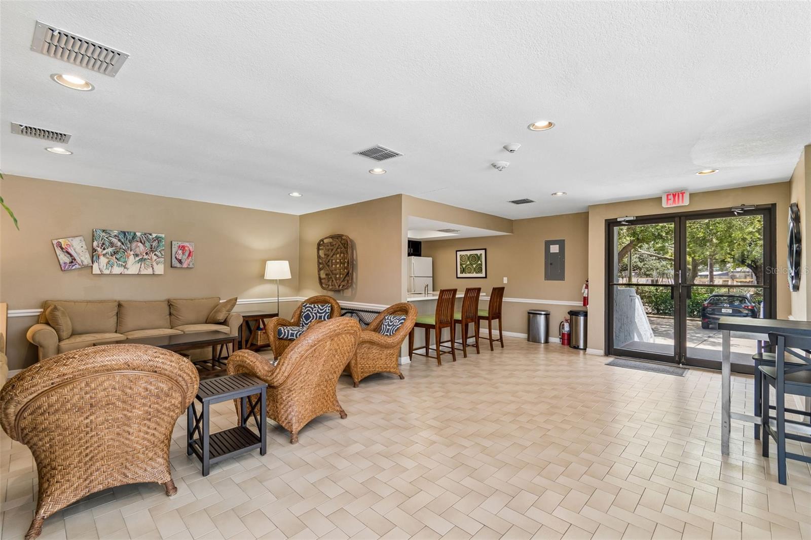 160 COLUMBIA DR #206 — photo 32