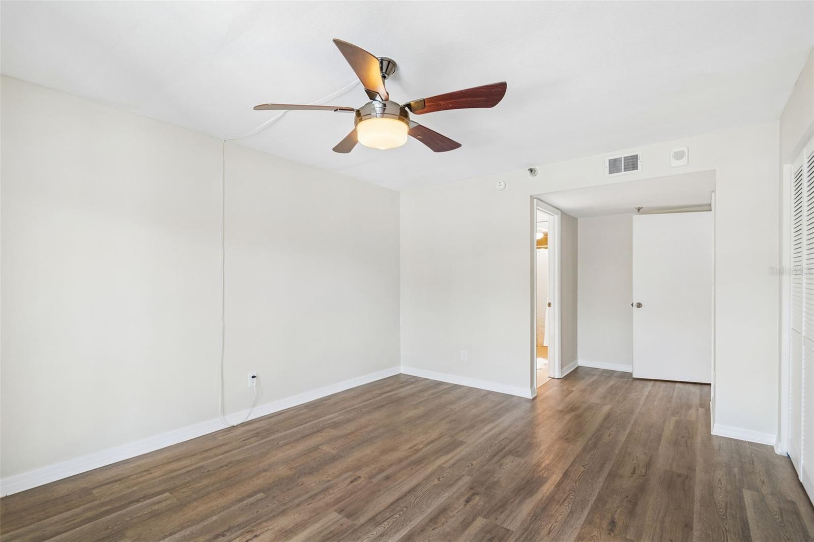 160 COLUMBIA DR #206 — photo 12