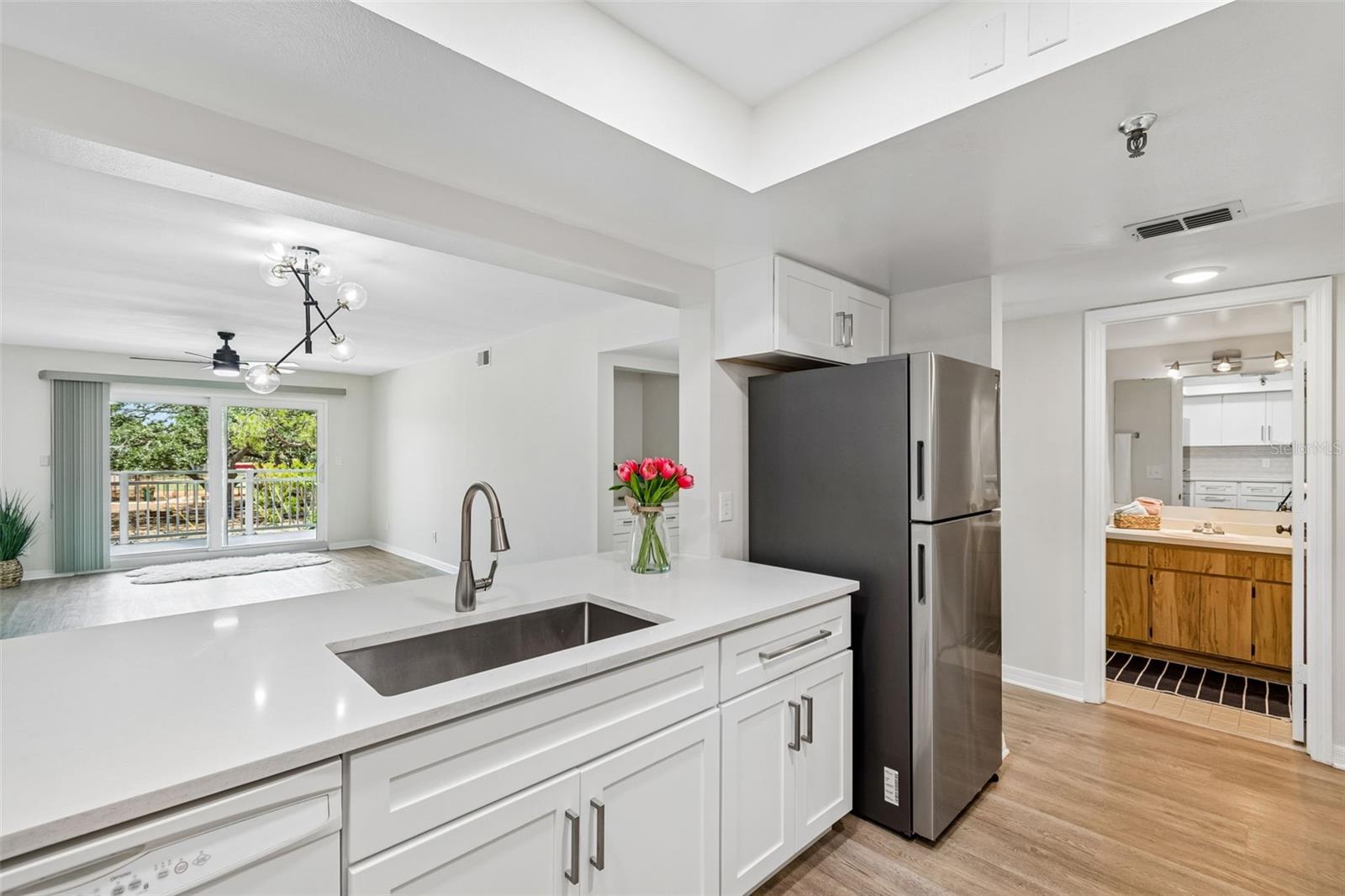 160 COLUMBIA DR #206 — photo 7