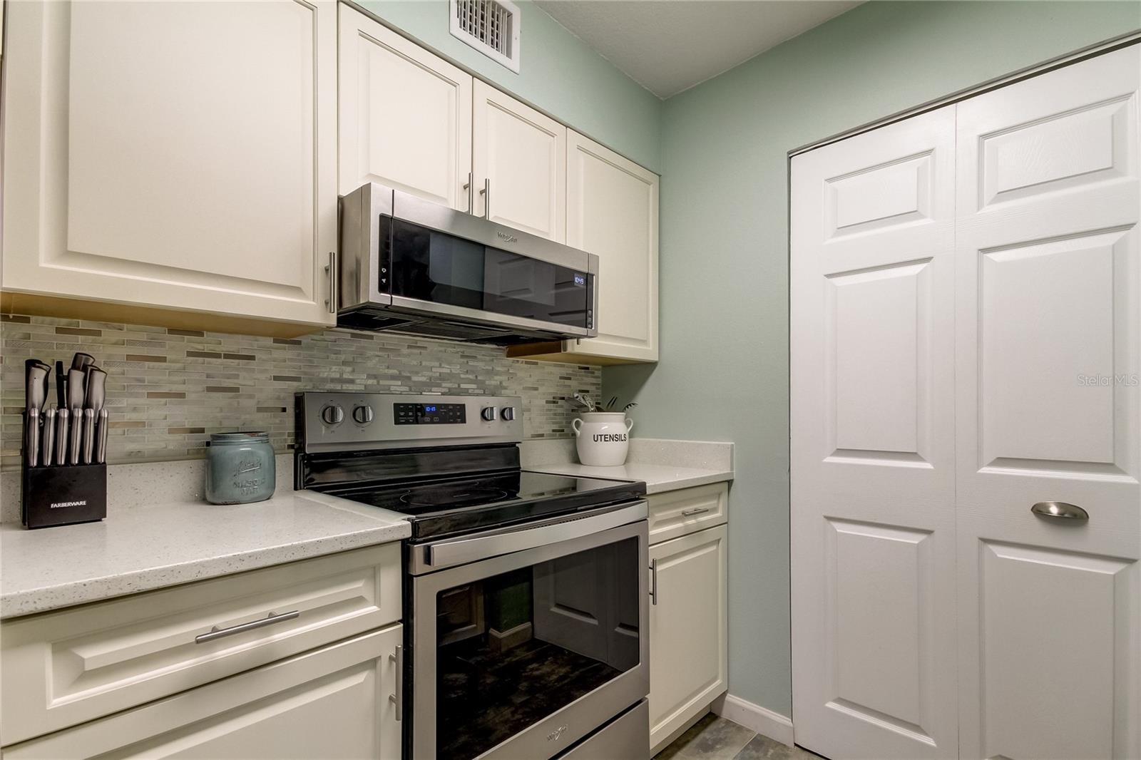 2400 FEATHER SOUND DR #1228 — photo 10
