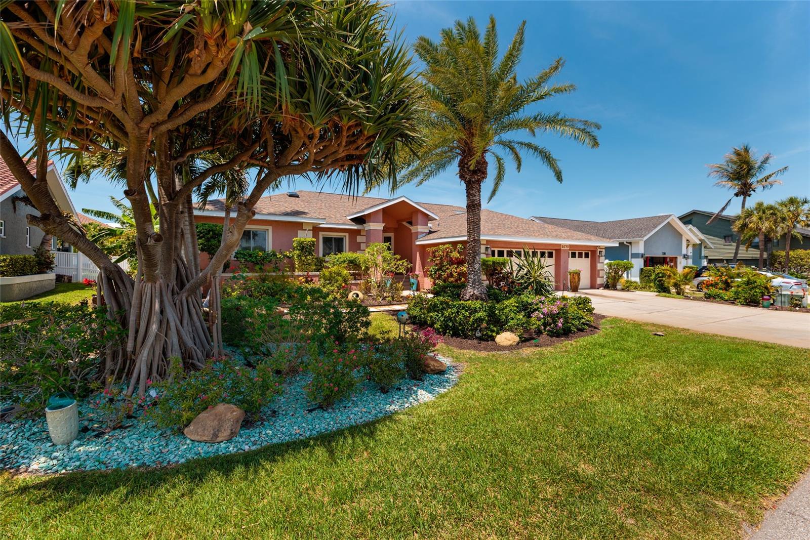 742 MONTE CRISTO BLVD — photo 2