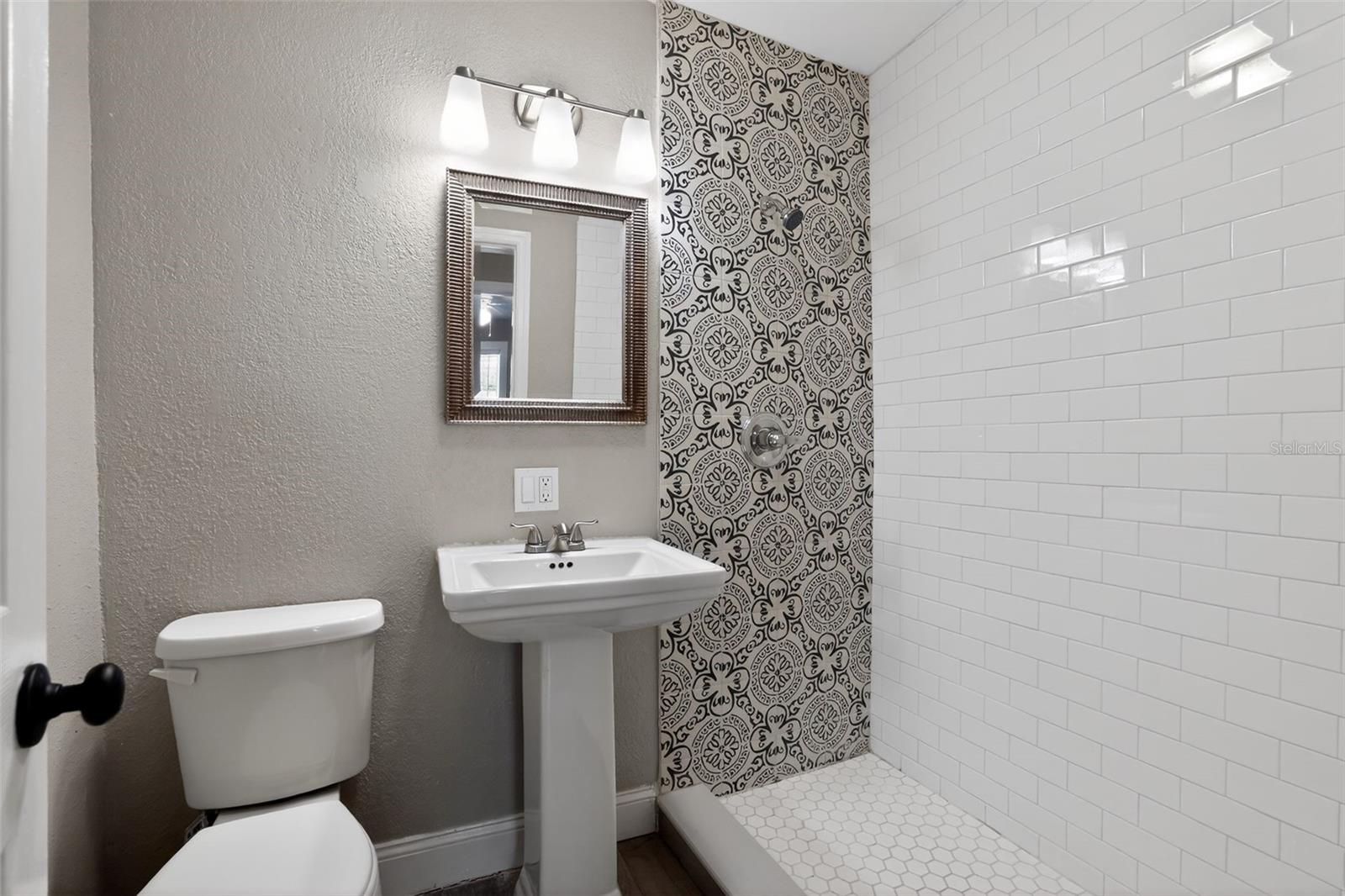 3250 PRESCOTT ST N — photo 32