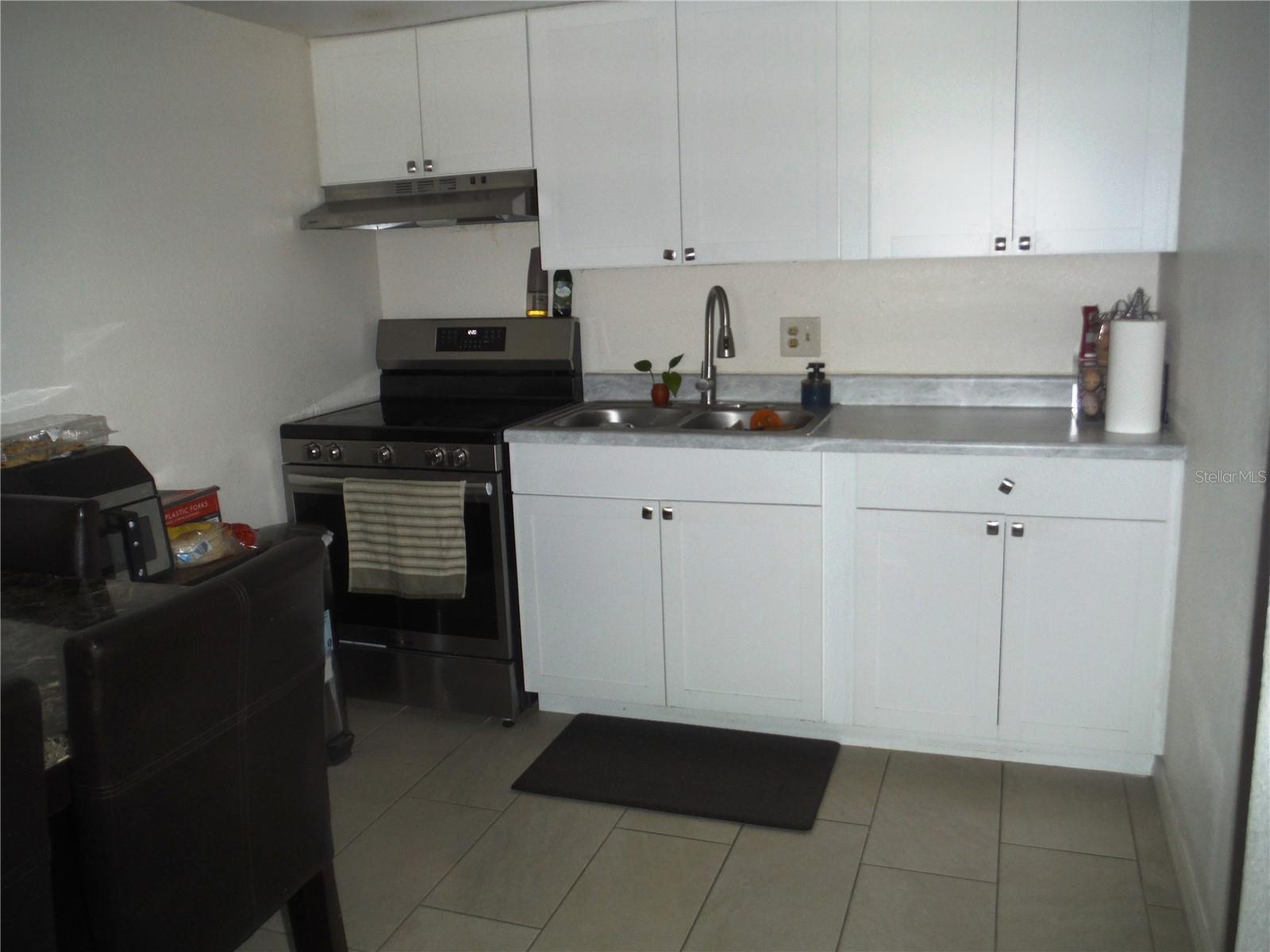 118 LAKE AVE SE — photo 12