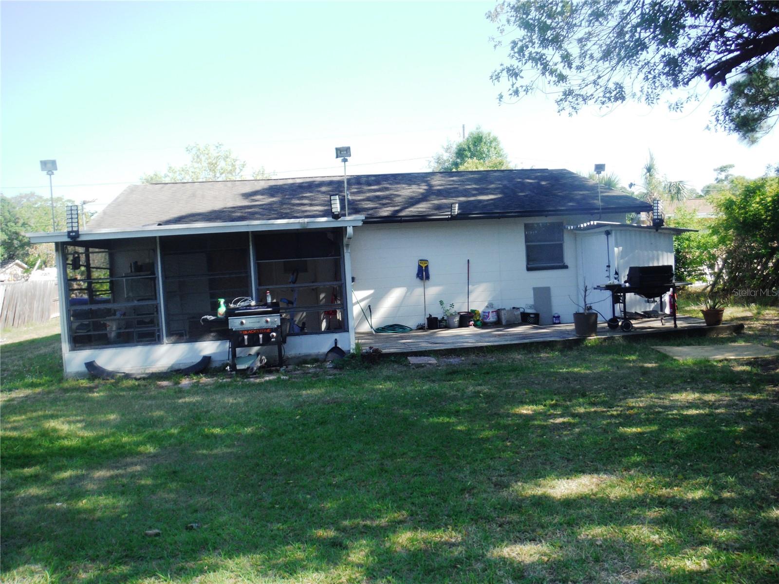 118 LAKE AVE SE — photo 4