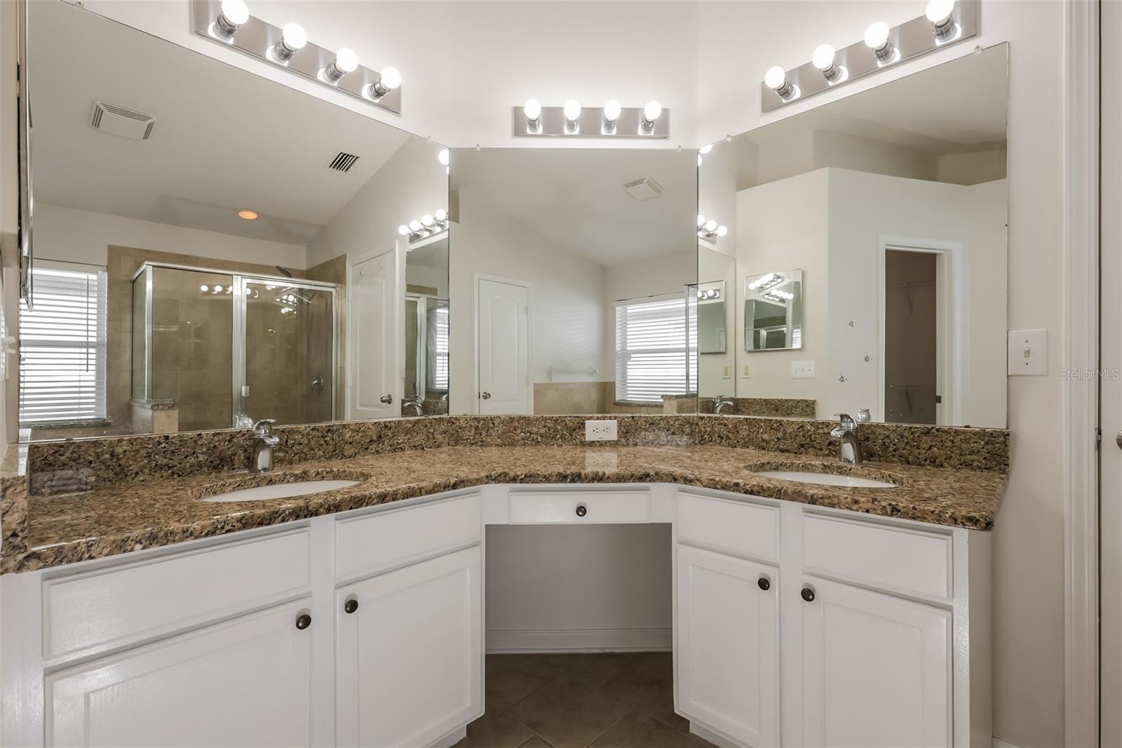5921 WAR ADMIRAL DR — photo 10