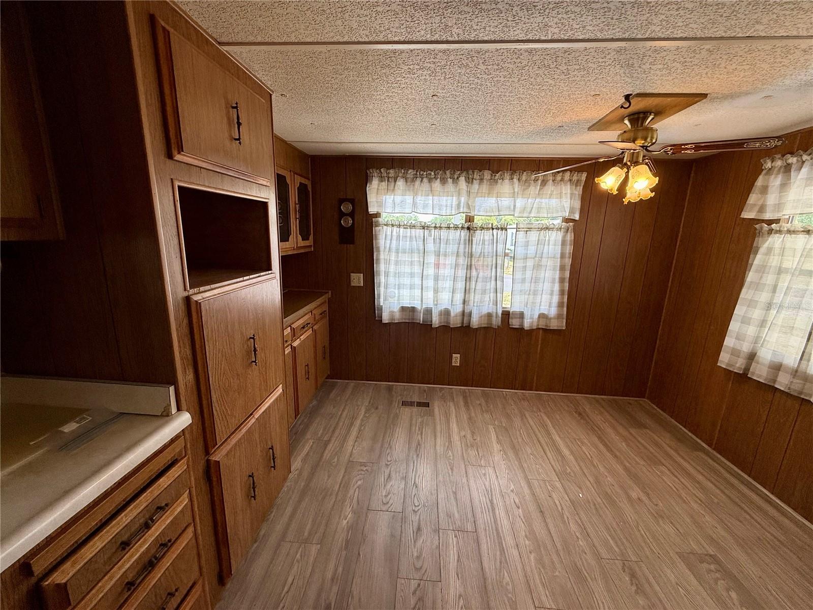 4513 AUTUMN PALM DR — photo 17