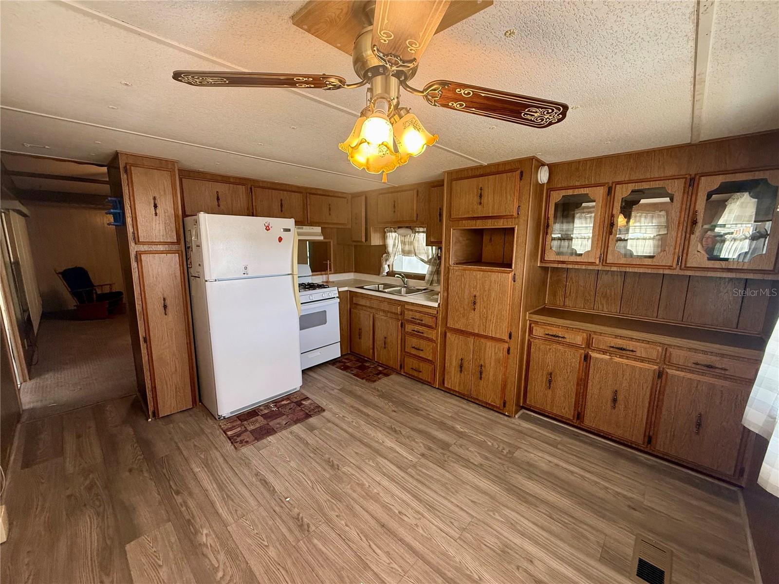 4513 AUTUMN PALM DR — photo 7