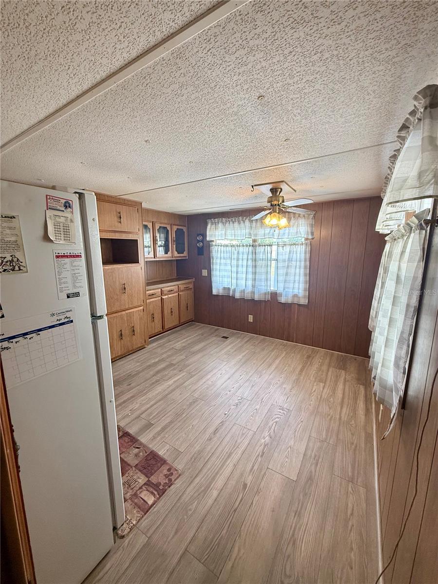 4513 AUTUMN PALM DR — photo 8