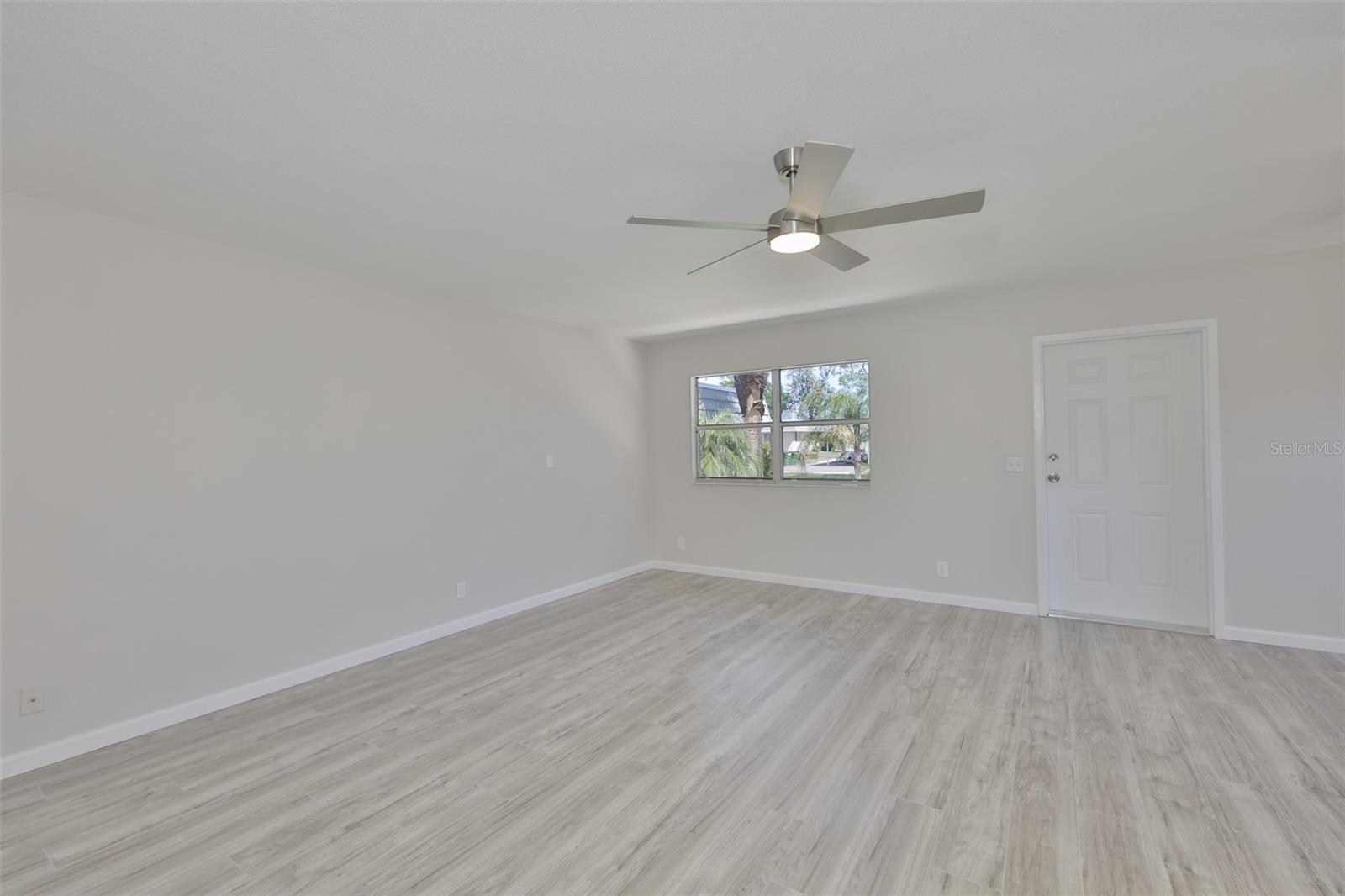 1802 BEDFORD TER #184 — photo 17