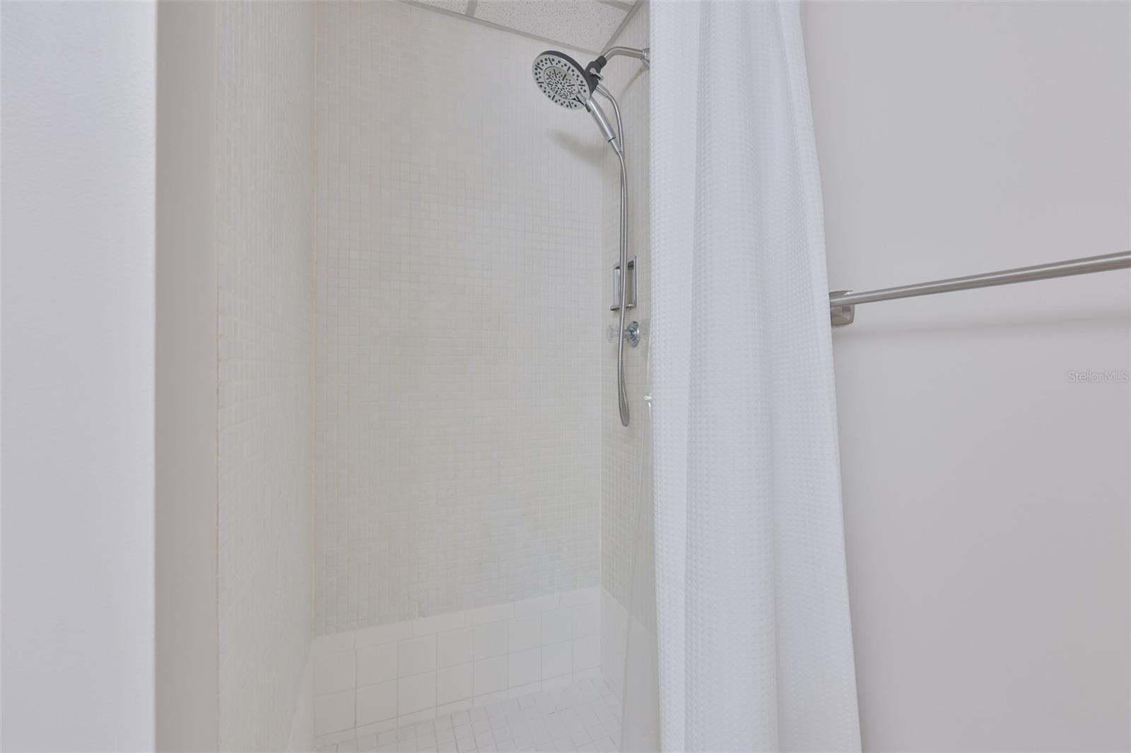 1802 BEDFORD TER #184 — photo 32