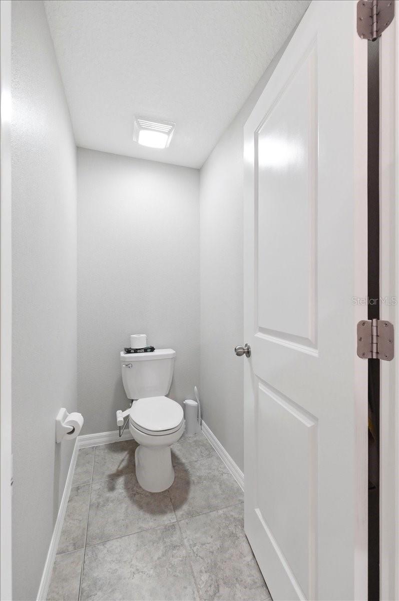 936 ZONE TAILED HAWK PL — photo 20