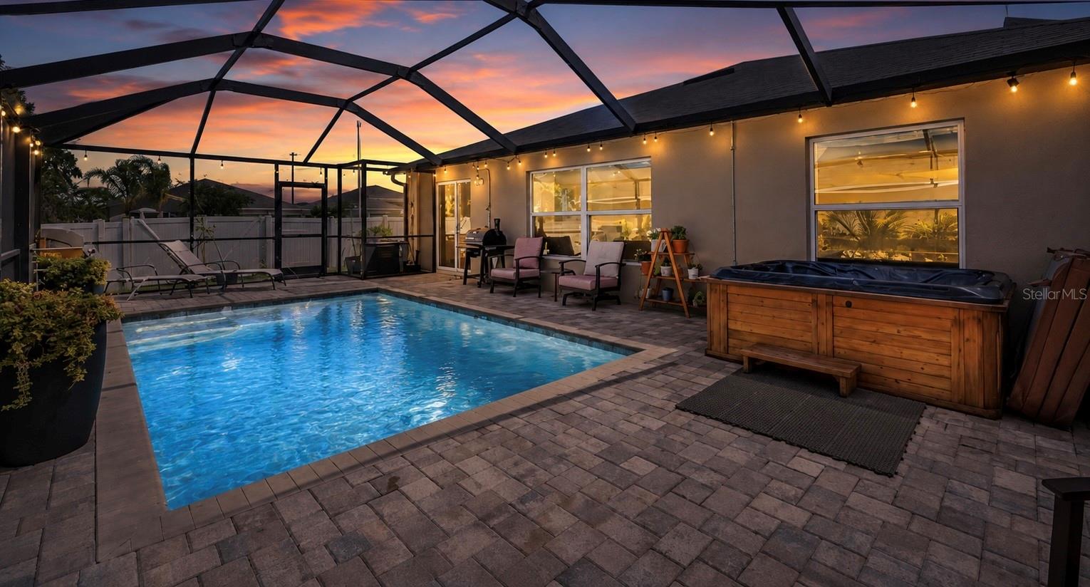 936 ZONE TAILED HAWK PL — photo 3