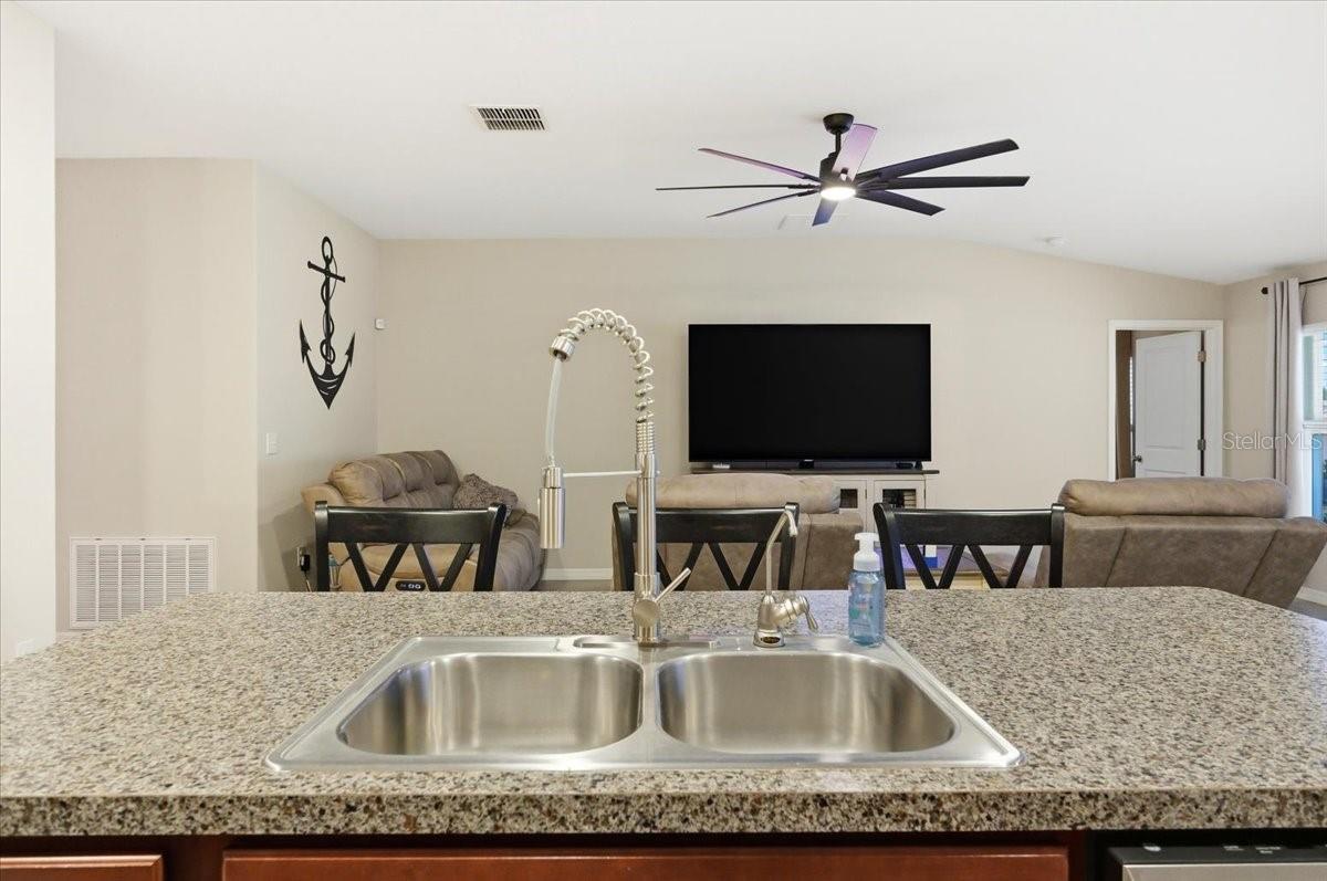 936 ZONE TAILED HAWK PL — photo 13