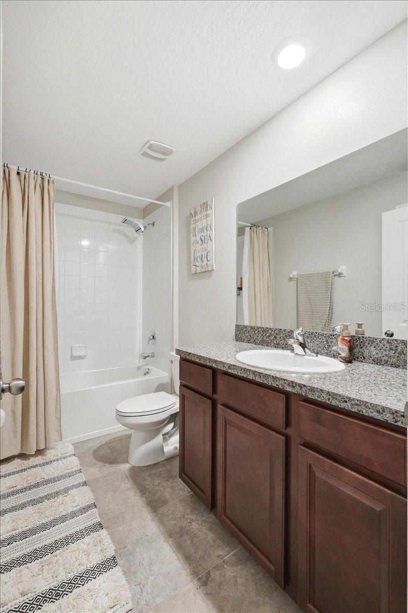 936 ZONE TAILED HAWK PL — photo 27