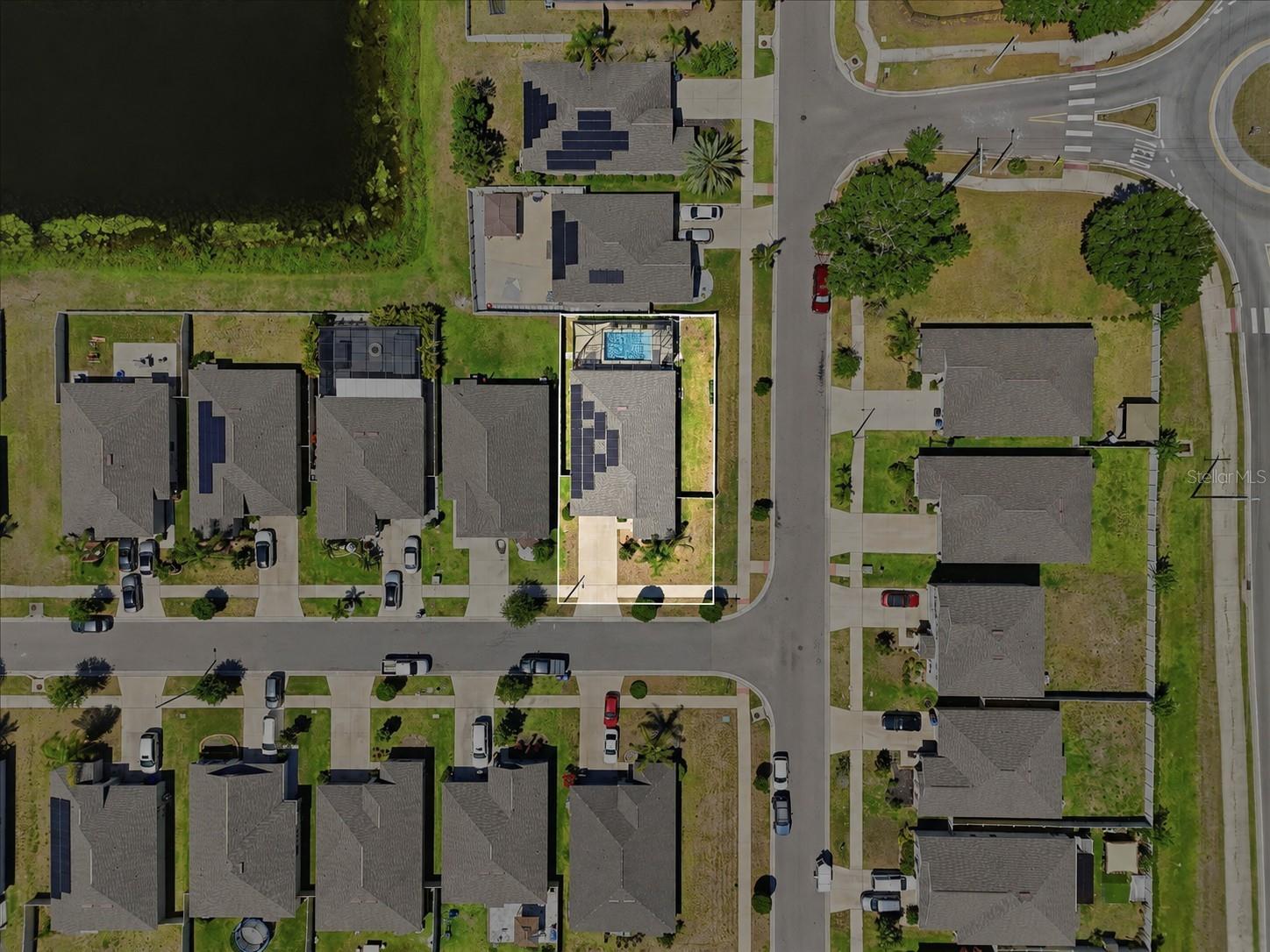 936 ZONE TAILED HAWK PL — photo 2
