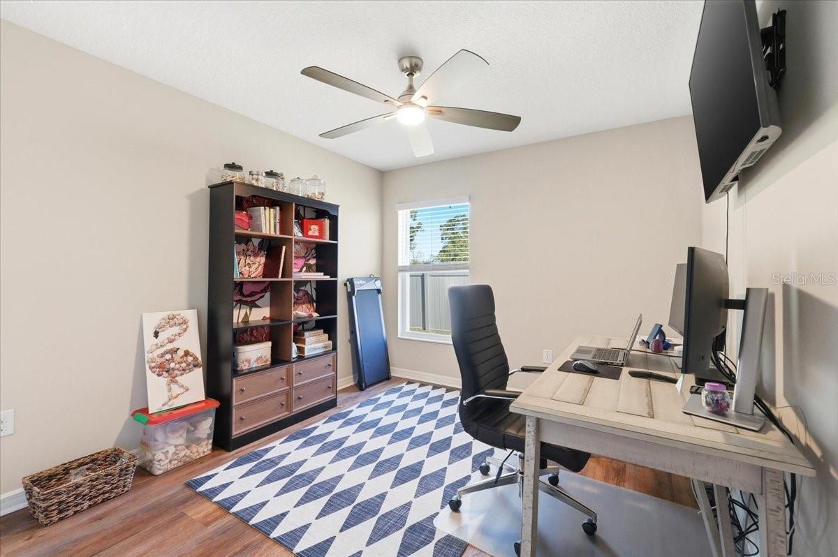 936 ZONE TAILED HAWK PL — photo 28