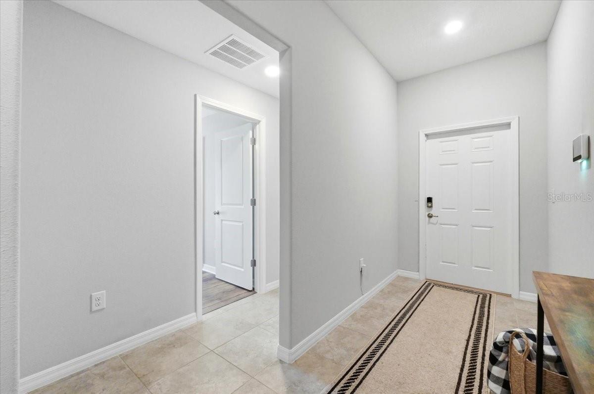 936 ZONE TAILED HAWK PL — photo 6