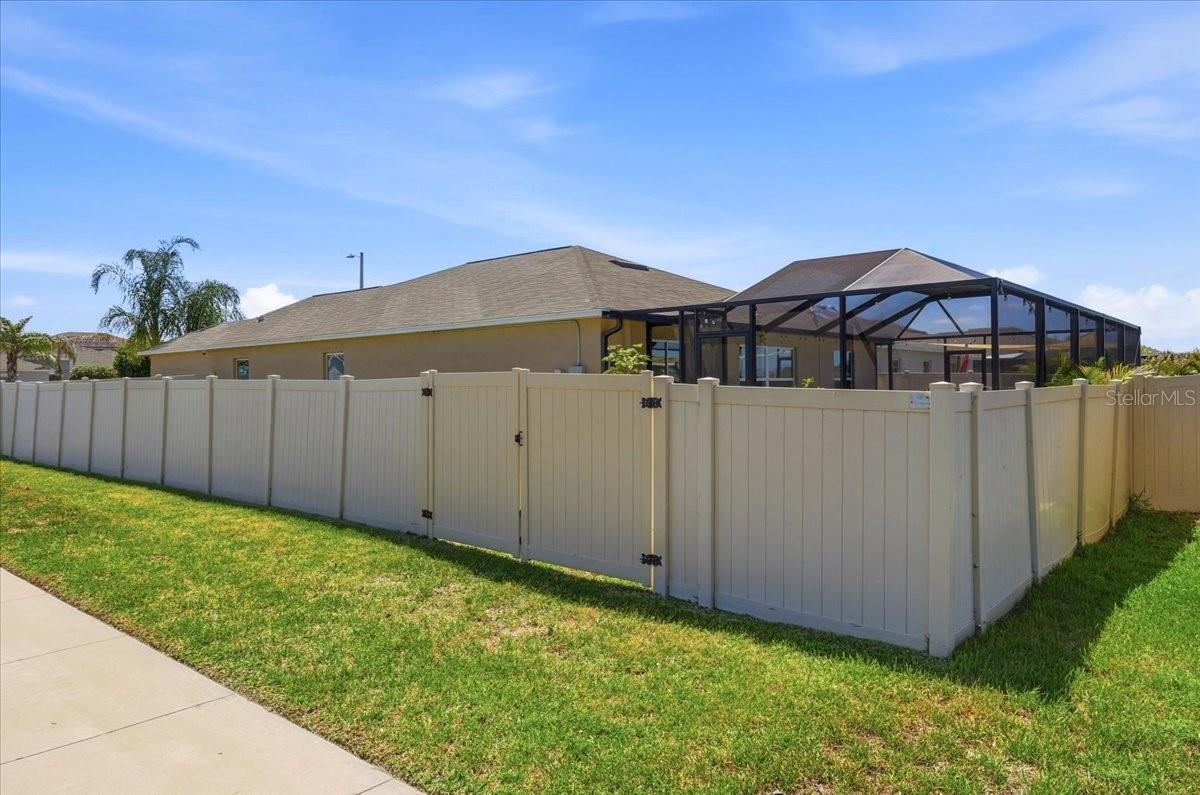 936 ZONE TAILED HAWK PL — photo 38