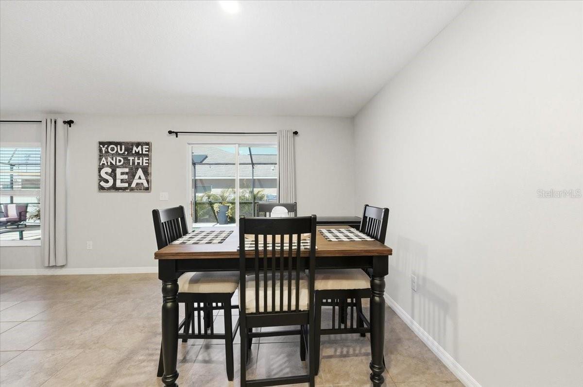 936 ZONE TAILED HAWK PL — photo 11