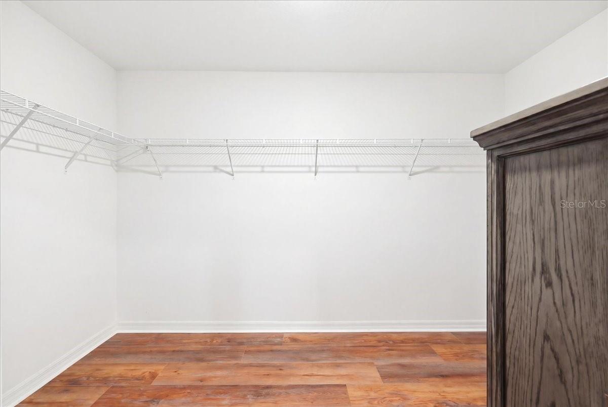 936 ZONE TAILED HAWK PL — photo 23