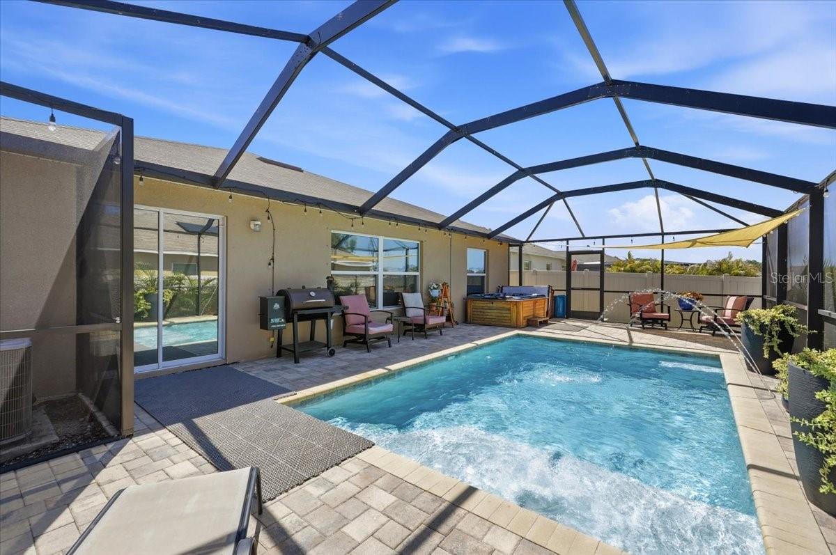 936 ZONE TAILED HAWK PL — photo 33