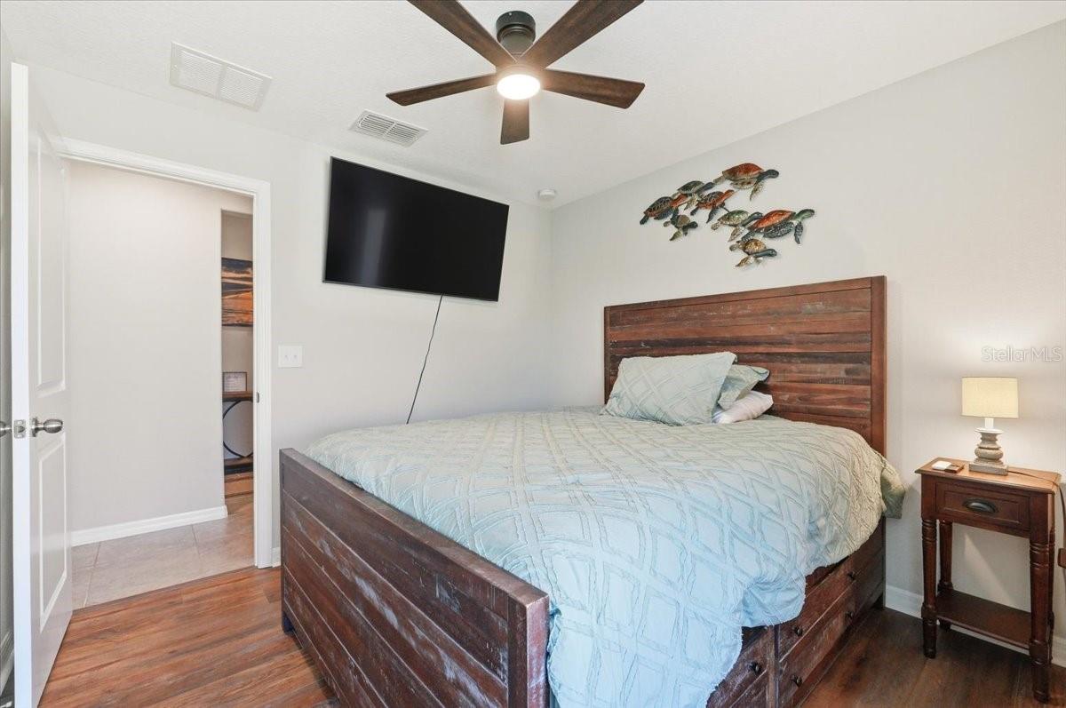 936 ZONE TAILED HAWK PL — photo 24