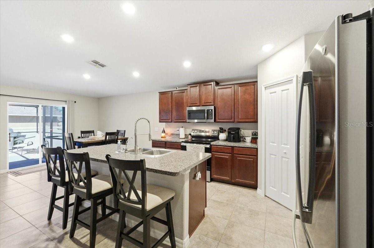 936 ZONE TAILED HAWK PL — photo 15