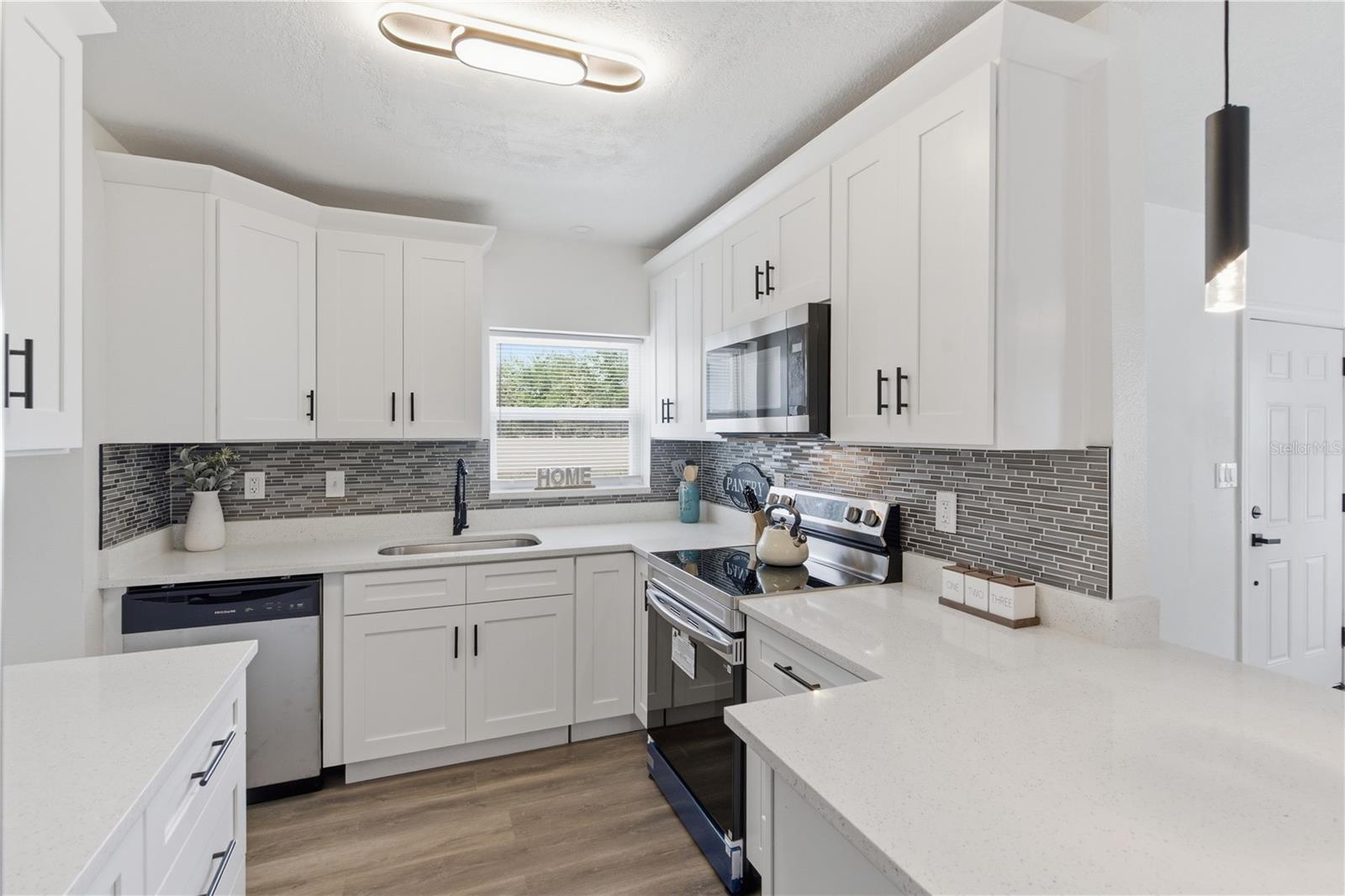 923 1ST AVE NW — photo 21