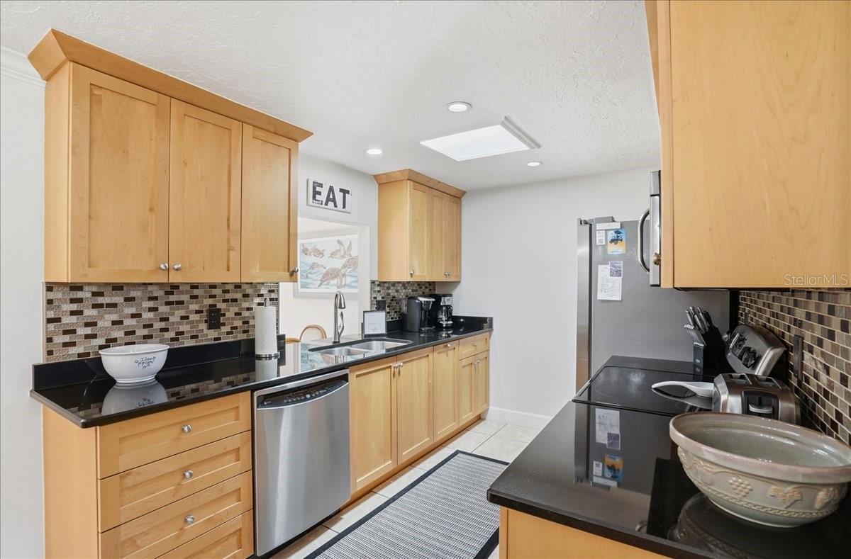 1129 RIVIERA ST — photo 12