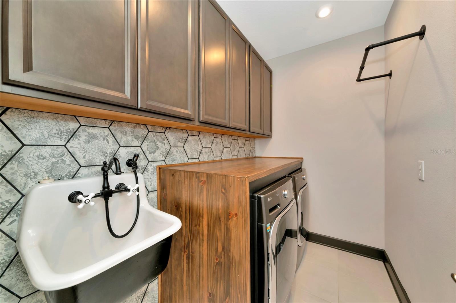 10187 MILKY WAY CIR — photo 51