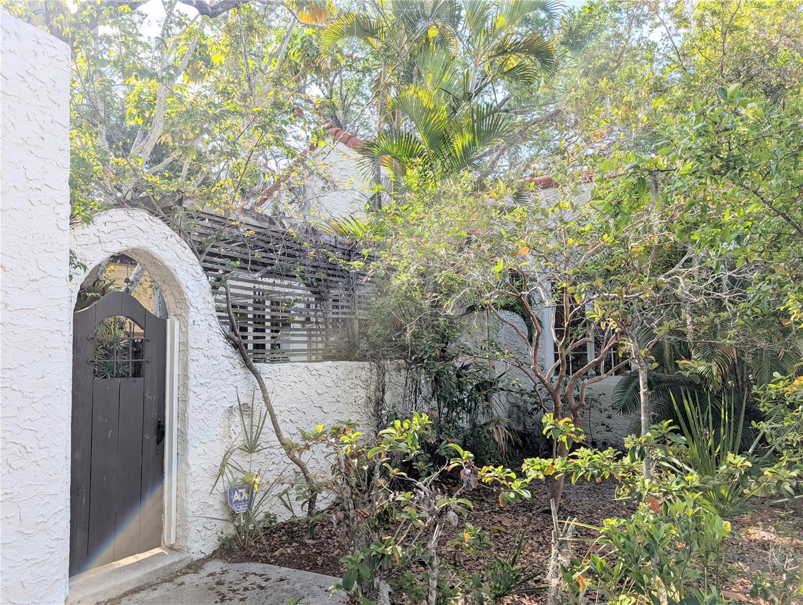 1701 SIESTA DR — photo 2