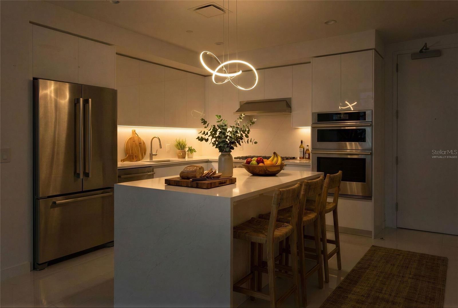 400 CENTRAL AVE #1806 — photo 2