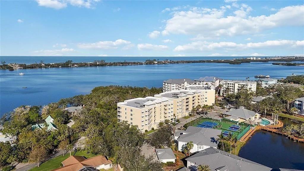 280 HIDDEN BAY DR #302 — photo 32