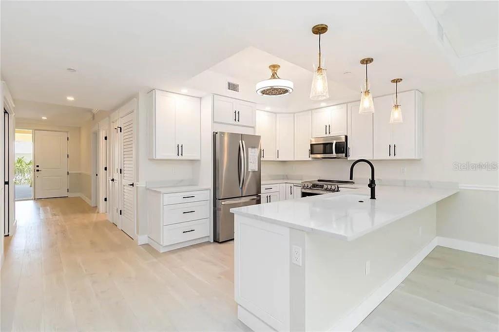 280 HIDDEN BAY DR #302 — photo 8