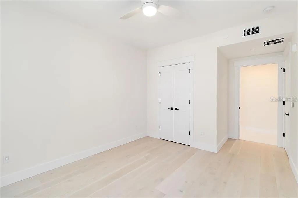 280 HIDDEN BAY DR #302 — photo 18