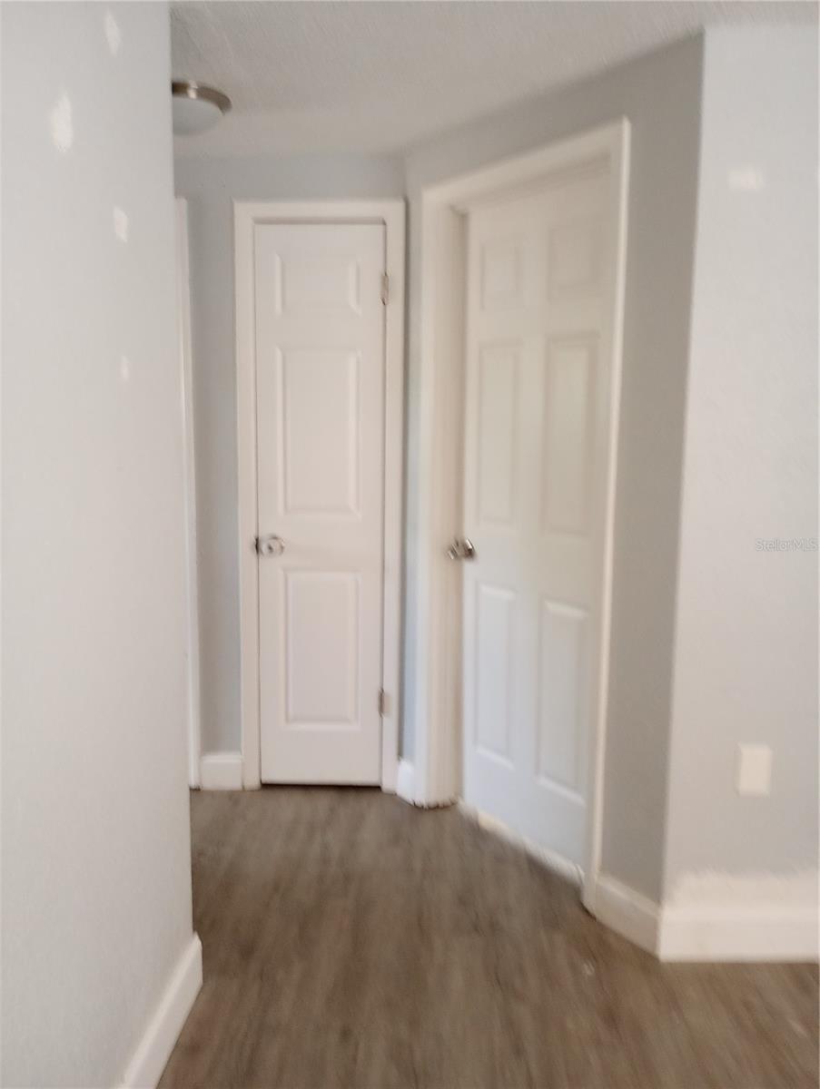 1435 WHITEHALL LN — photo 9
