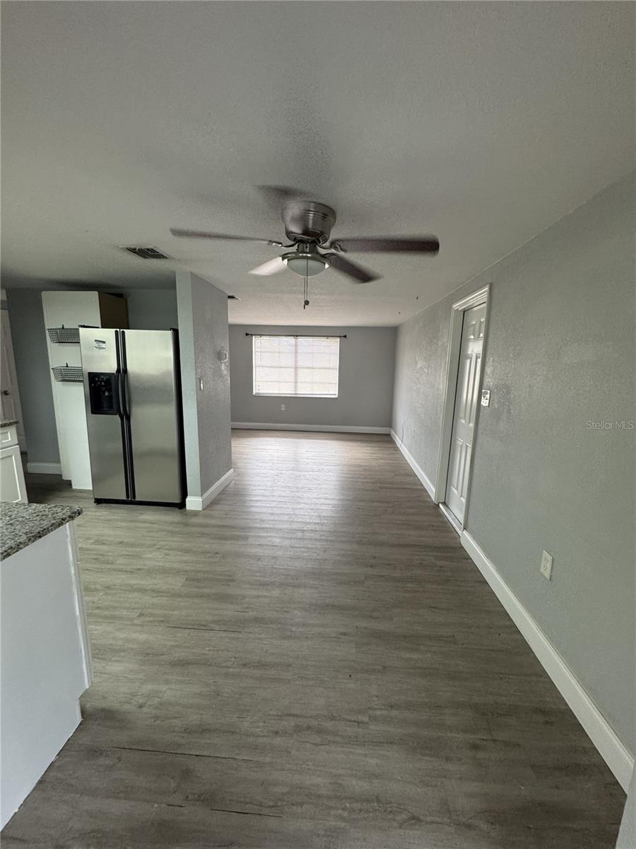 1435 WHITEHALL LN — photo 18