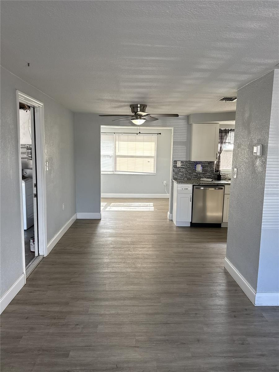 1435 WHITEHALL LN — photo 21