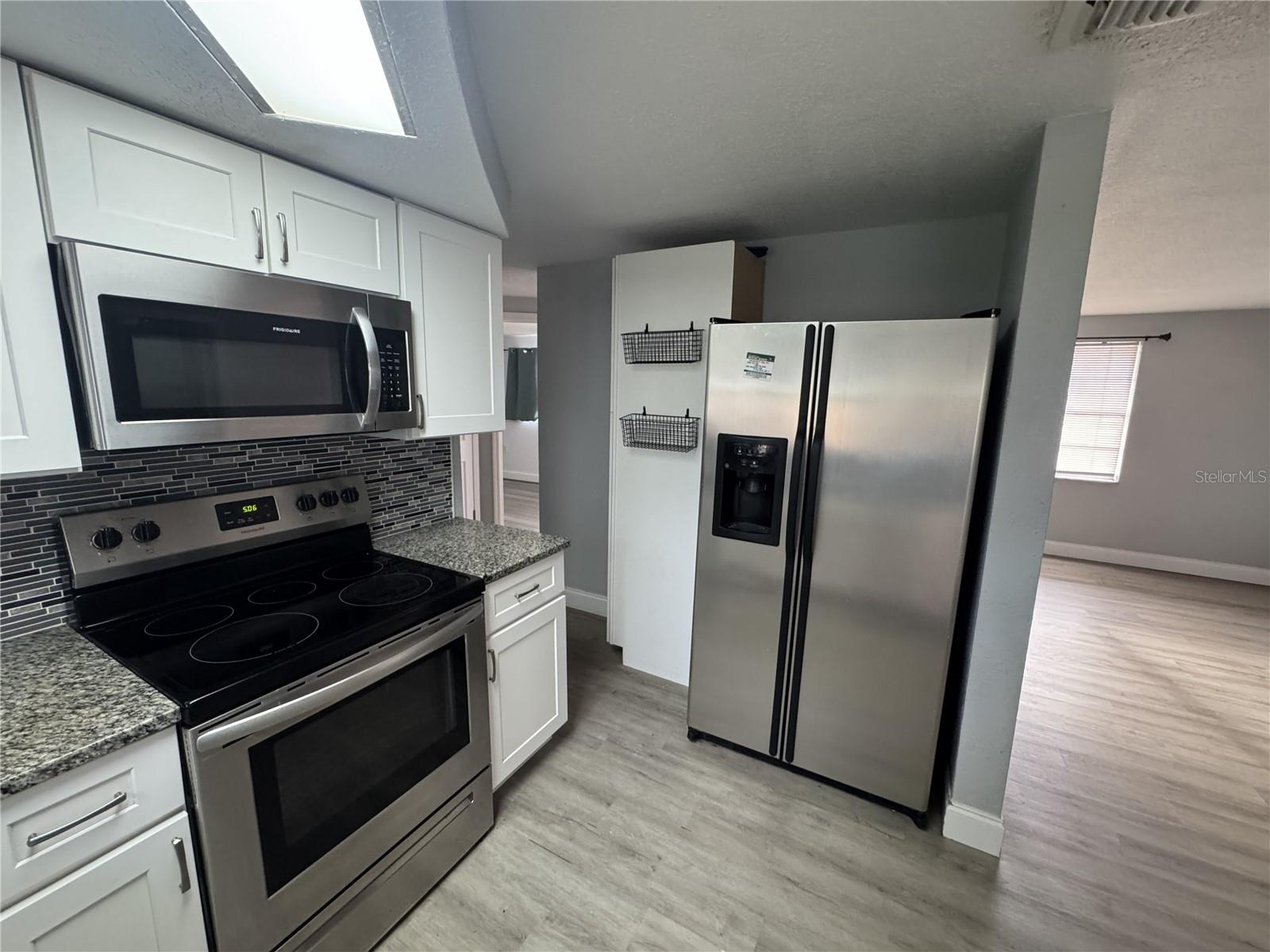 1435 WHITEHALL LN — photo 20