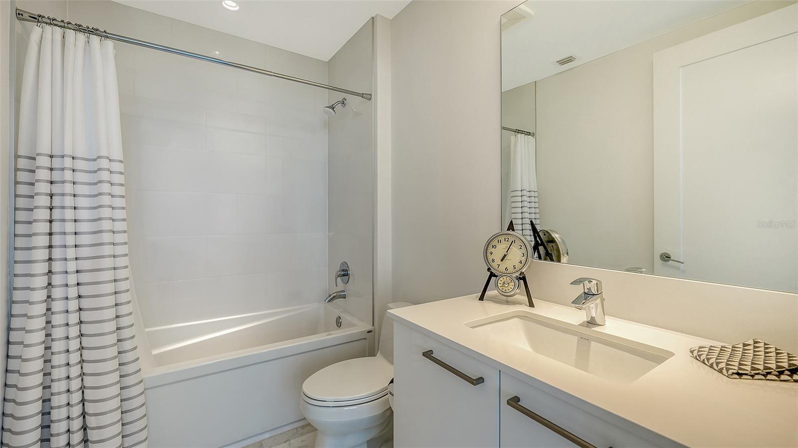 111 S PINEAPPLE AVE #1013 — photo 26